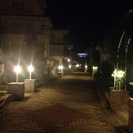 Pine Hill Marmaris Апарт-отель Ичмелер