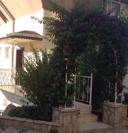 Ξενοδοχείο με διαμερίσματα Pine Hill Marmaris *