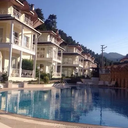 Pine Hill Marmaris Apartahotel *