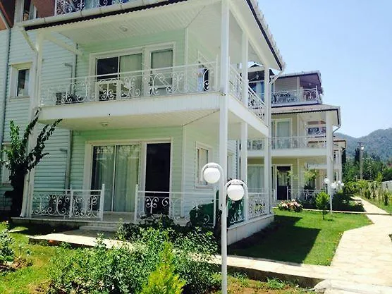 Apartahotel Pine Hill Marmaris *